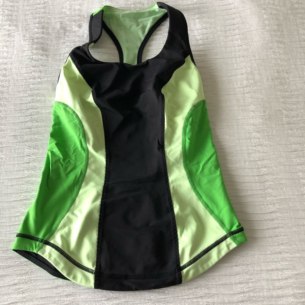 Lululemon Black and Green workout top